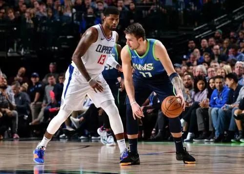  东契奇超远三分绝杀，独行侠加时险胜篮网豪取五连胜